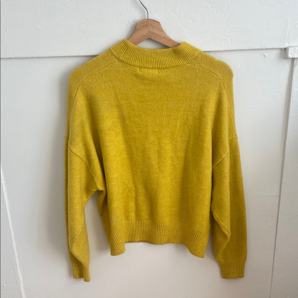 H&M Yellow Women's Sweater - Picture 2 of 5